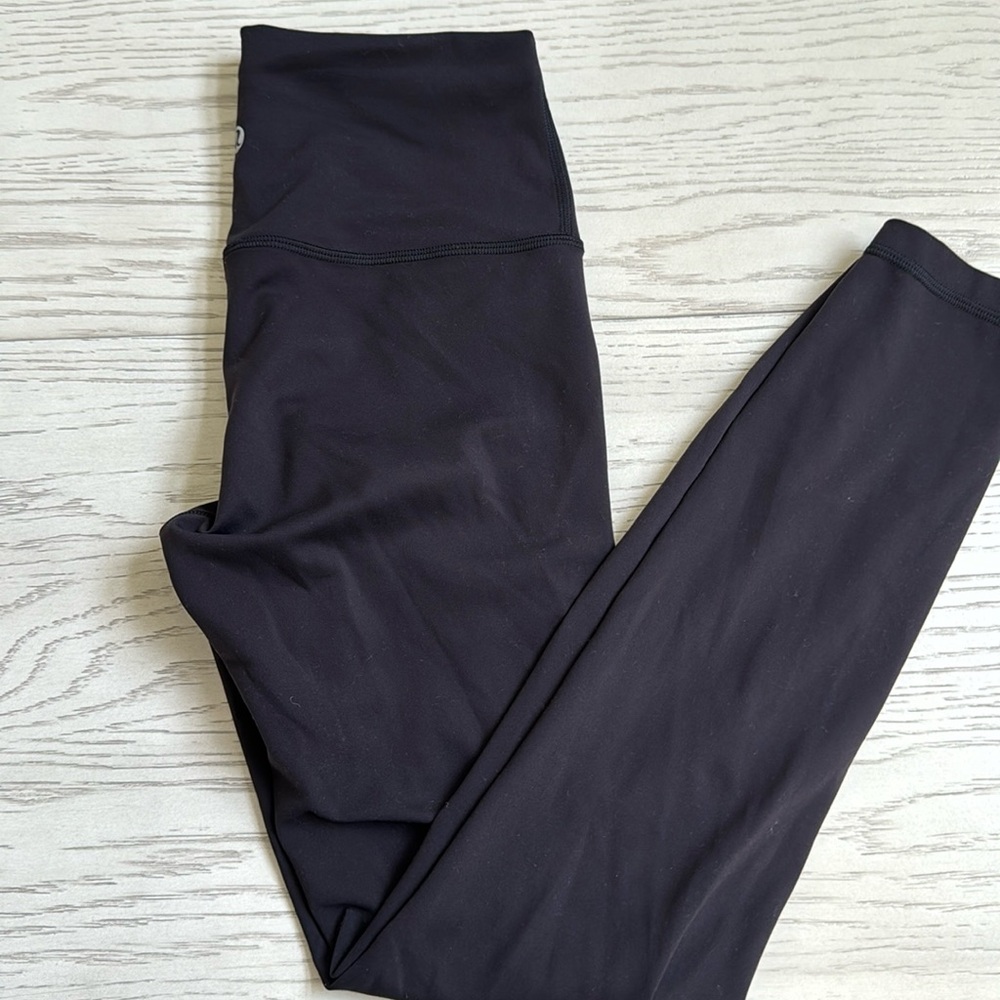 Lululemon black wunder train leggings 25’